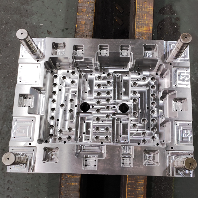 Plastic mold manufacturer.png