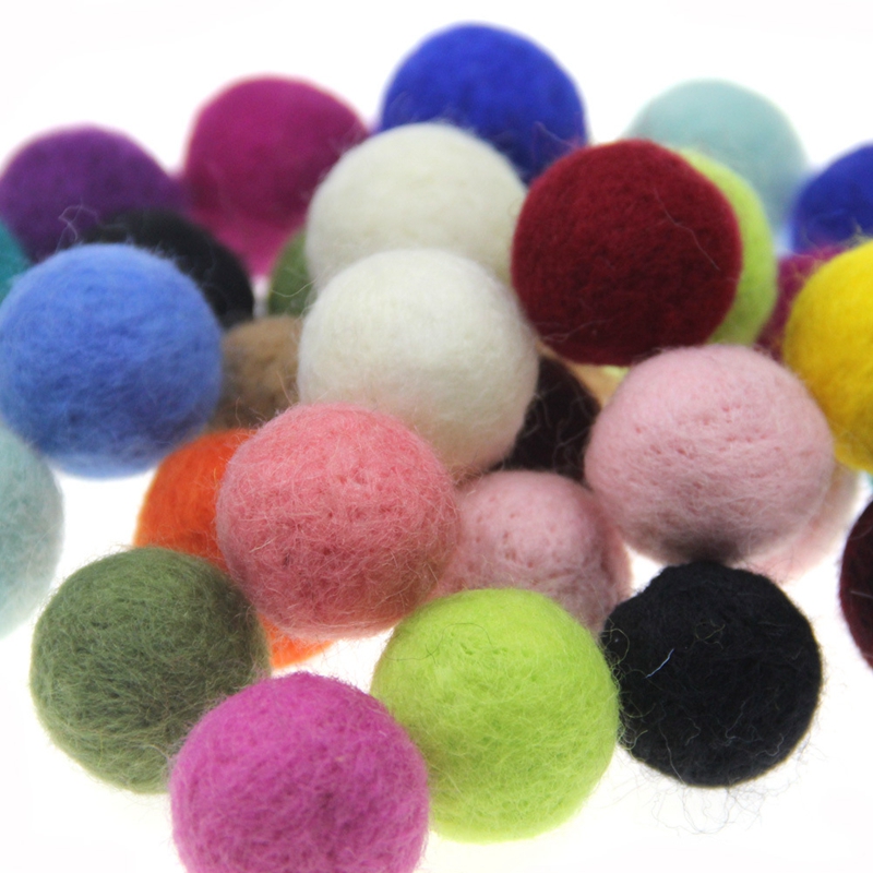 10pcs/lot 3cm Wool Felt Balls Round Wool Felt Balls Pom Poms Handmade DIY Christmas Gifts