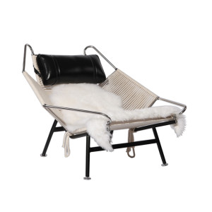 PP225 Flag Halyard Modern Lounge Chair