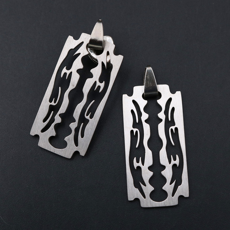 WKOUD 2pcs Creative Titanium Steel Shaving Blade Pendant DIY Hip Hop Rock Fashion Style Stainless Steel Jewelry Accessories