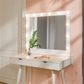 https://www.bossgoo.com/product-detail/hollywood-lighted-makeup-mirror-with-12-62458495.html