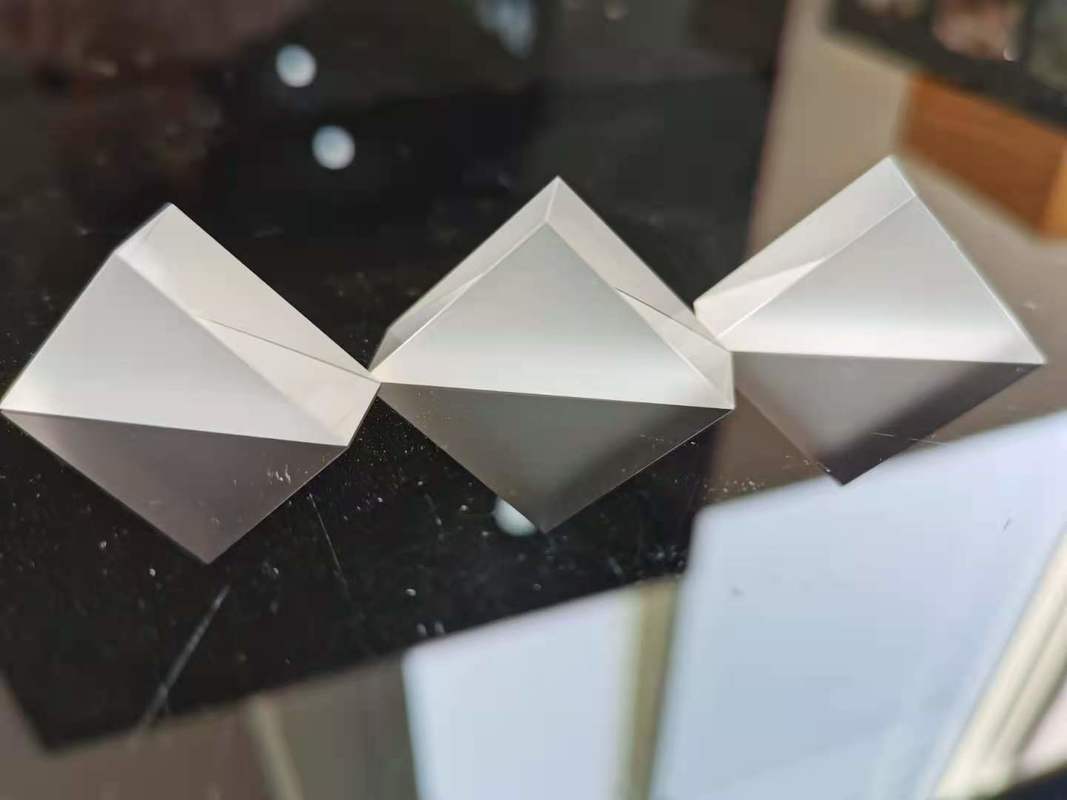 25 * 25 * 10 Right Angle Prism Material K9 Refraction Prism Optical Glass Reflective Prism Factory Customization