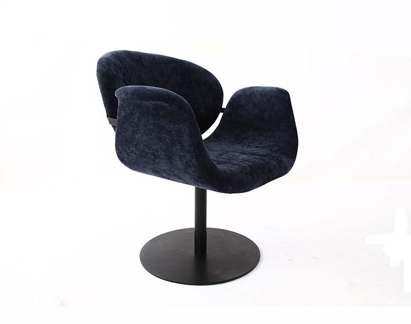 Artifort-Little-Tulip-Chair-by-Pierre-Paulin