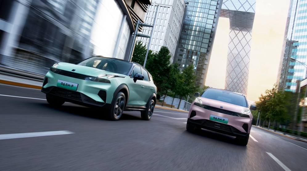 LYNK&CO 06EM-1