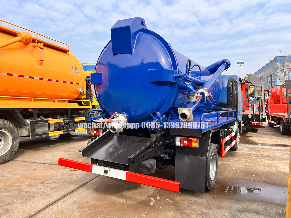 vacuum pump truck