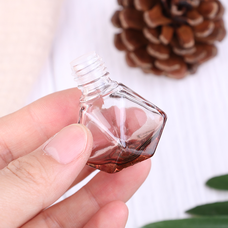 8ml Car Diamond Shape Pendant Auto Ornament Perfume Bottle Hanging Air Freshener Perfume Fragrance Diffuser Empty Glass Bottle