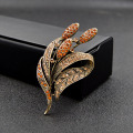 CINDY XIANG Rhinestone Vintage Flower Brooches For Women Elegant Fashion Winter Pin 2 Colors Available High Quality