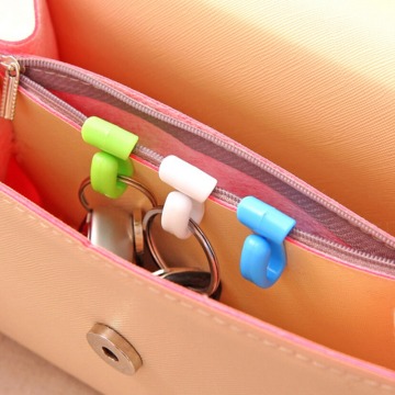BESTIM INCUK 2 Pcs Novelty Mini Cute Home Plastic Creative Anti-lost Hook Within The Bag Key Storage Holder Rack