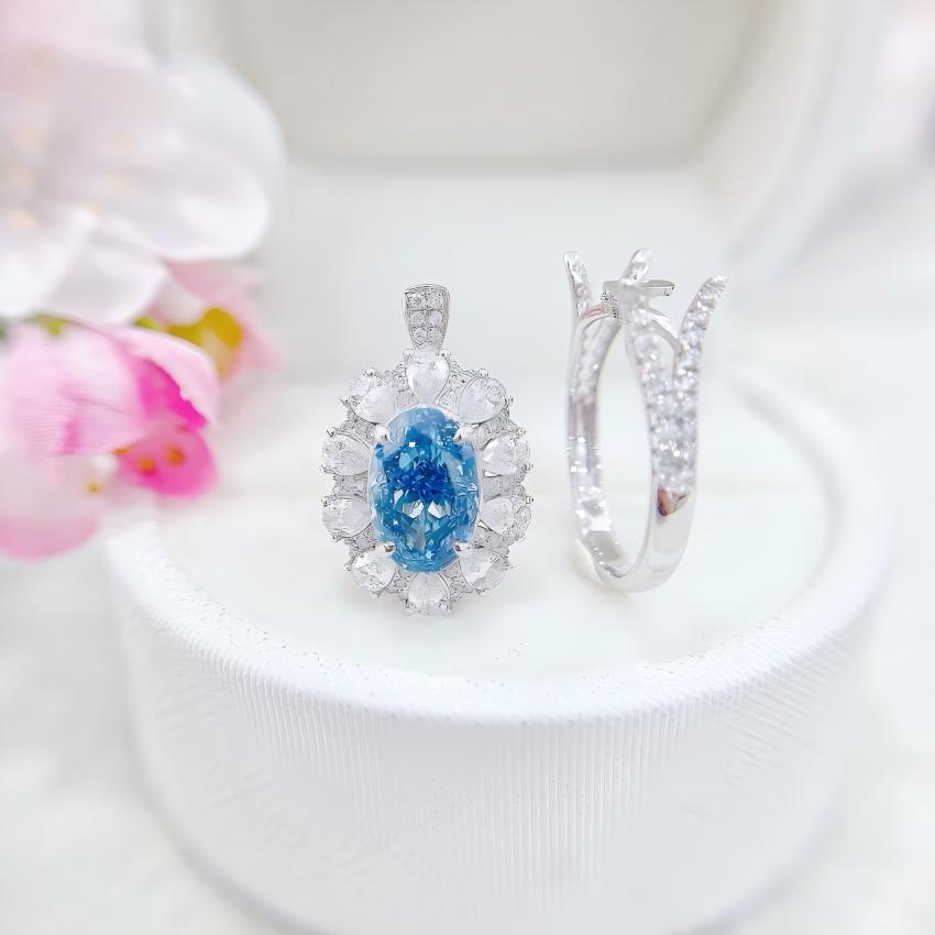 Convertible oval blue diamond ring and pendant structure