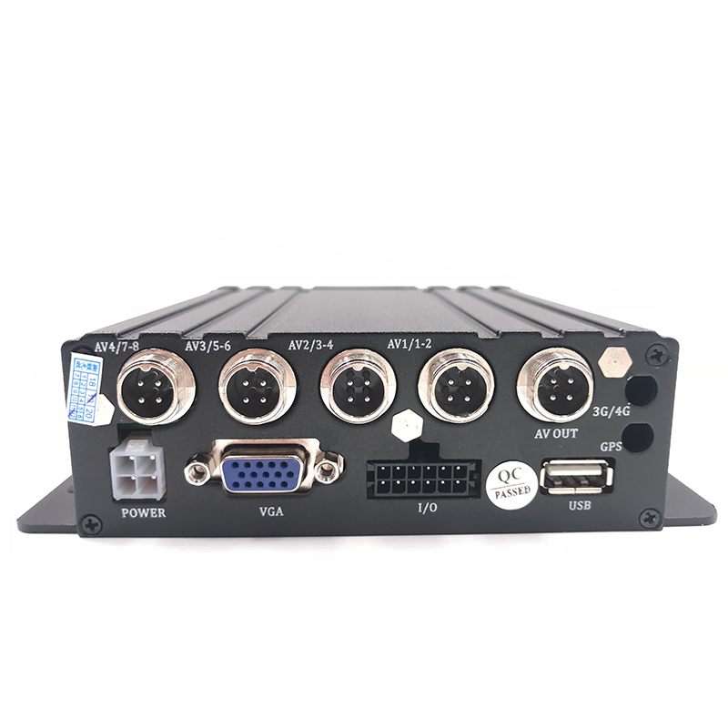 720p / 1080p 4CH double SD card mdvr ahd HD video monitoring truck / bus / taxi black box driving record host can be customized