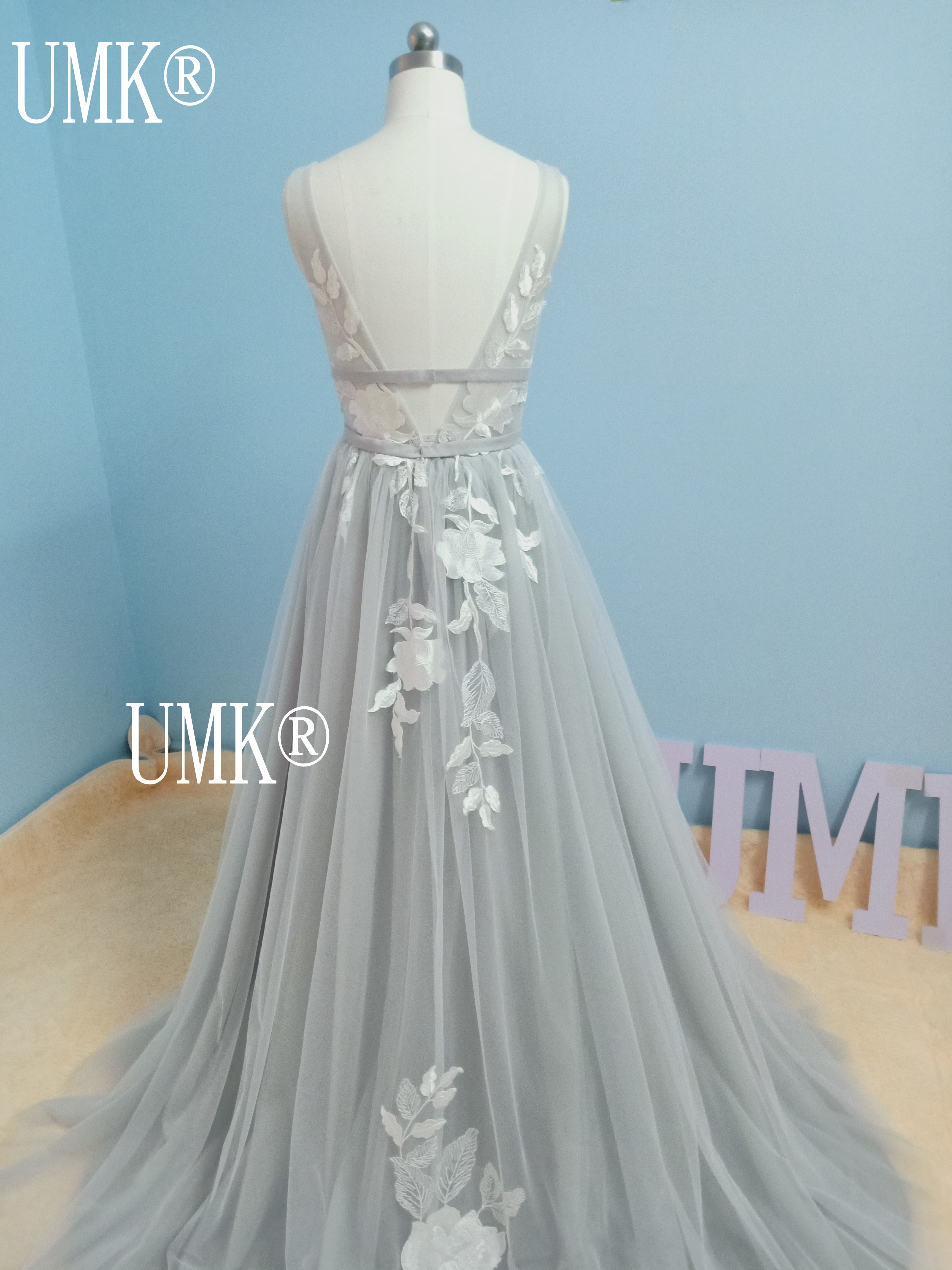 UMK 2020 Gray Beach Lace Boho Wedding Dress Sexy V Neck Open Back Wedding Gowns Chic Tulle Appliques Vestido De Noiva