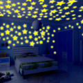 New Hot 100 PCS 3D Stars Glow In The Dark Luminous Fluorescent Plastic Wall Stickers Living Home Decor For Kids Rooms wall decor