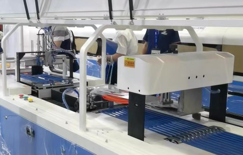 Automatically Clothes Folding Machine