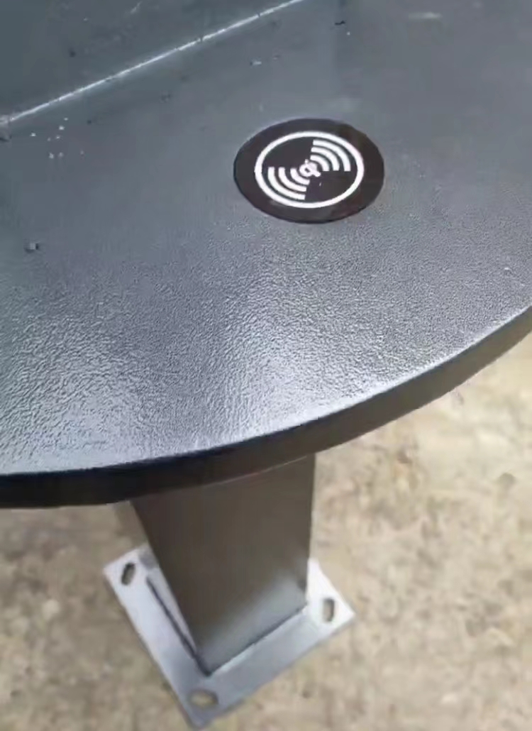 Solar Panel Energy Mobile Phone Charging Pole