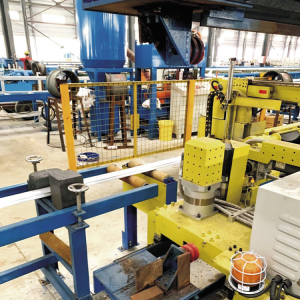 PLC Controlled Automatic Aluminum Profile Pulling Machine