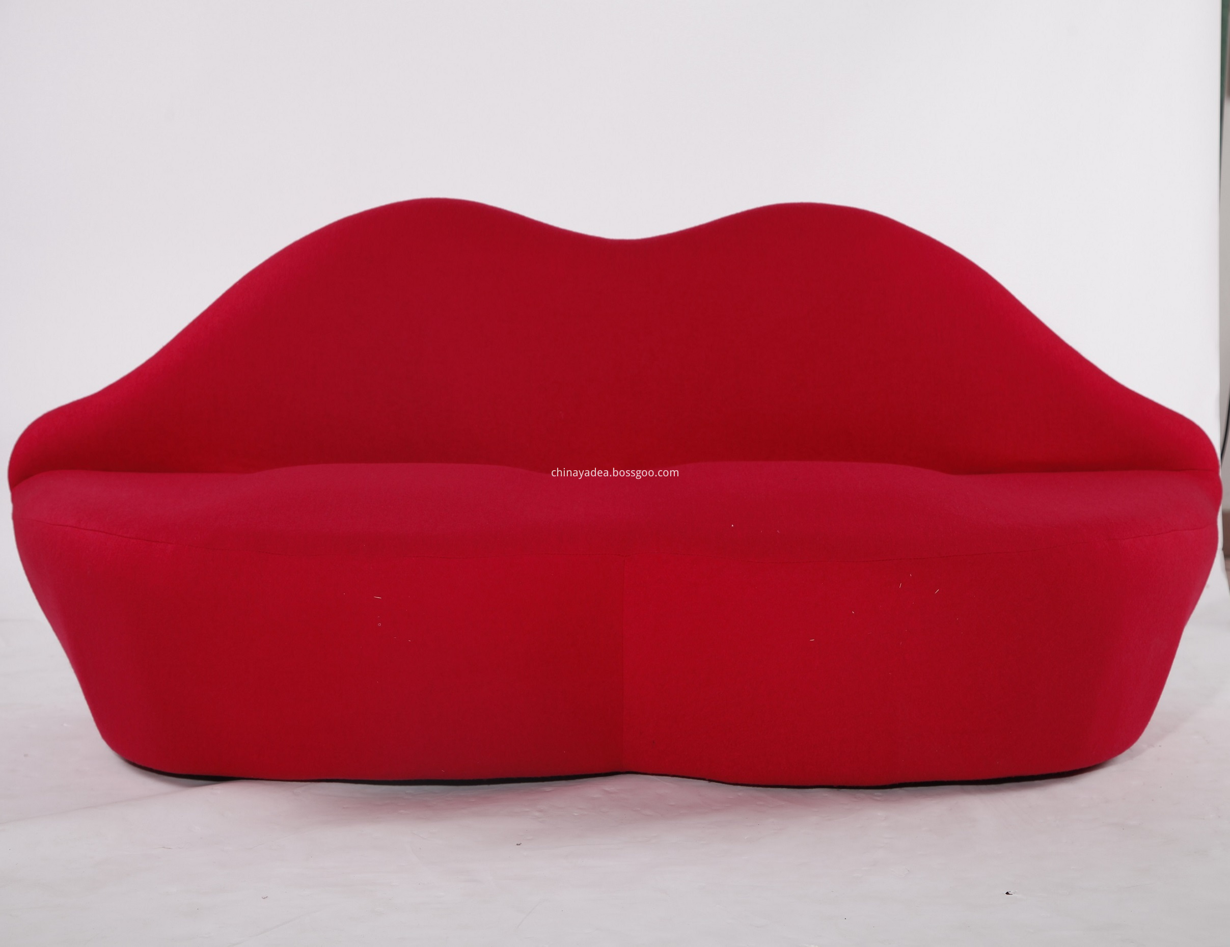 Supply Fabric Bocca Red Lip Sofa Replica For Sale with High Quality