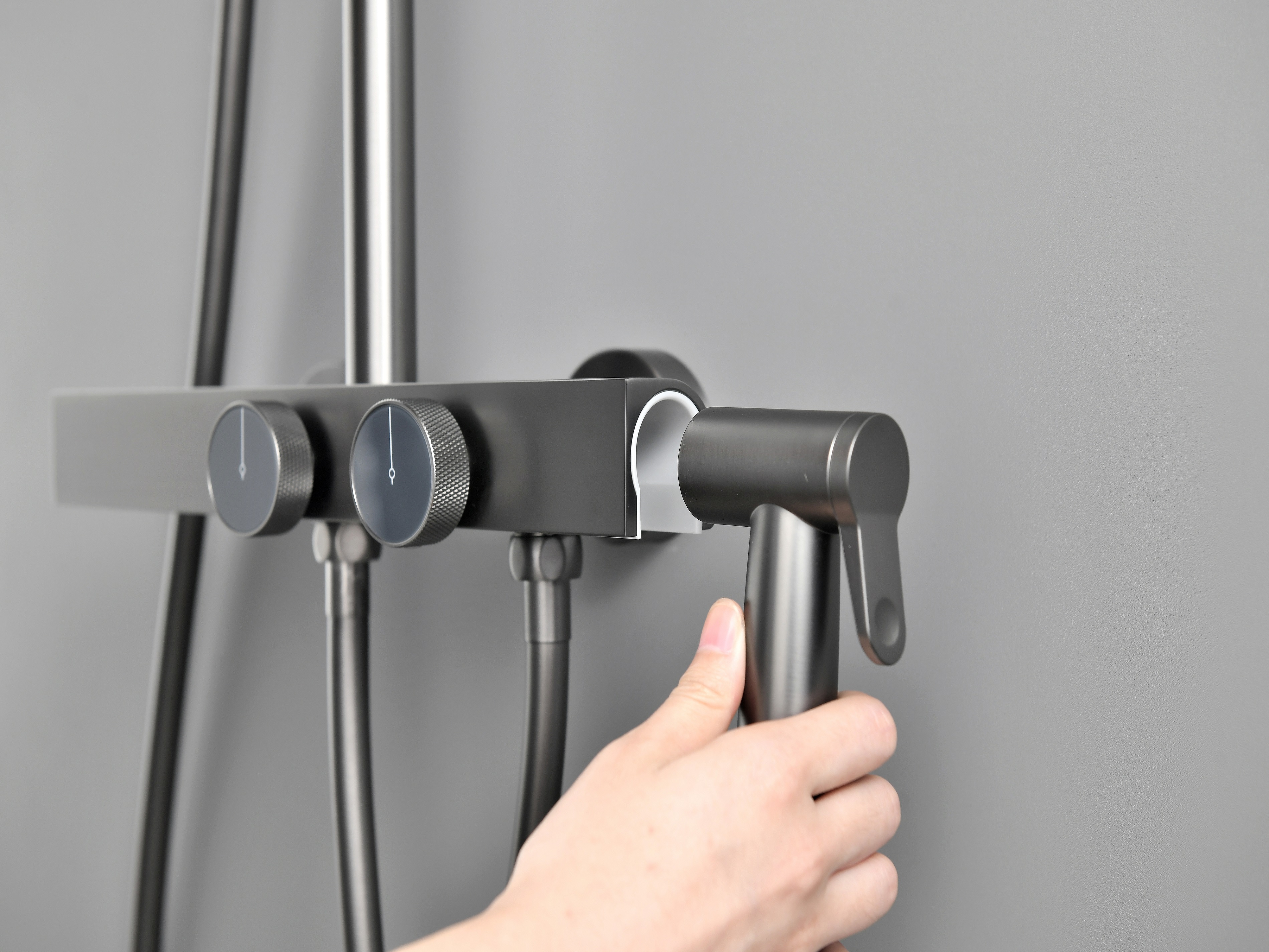 Thermostatic shower