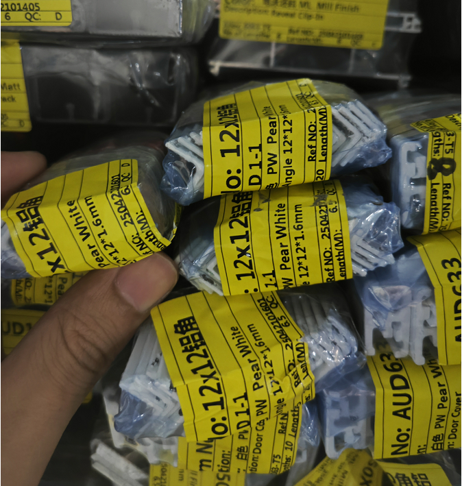 aluminum angle stockage