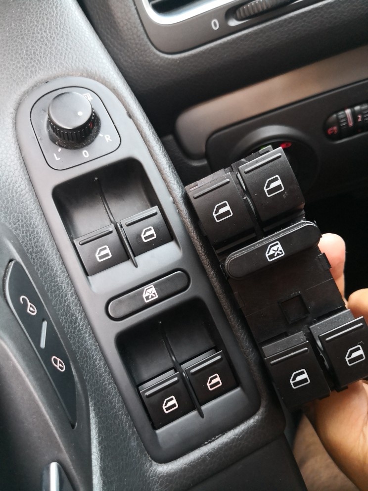 MHJKIA Auto Spare Parts Power Window Switch 93570-1F370  For  KIA Sportage  2005-20104