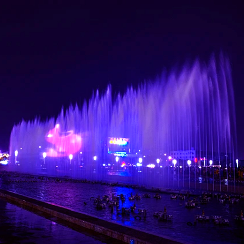 large outdoor fountains