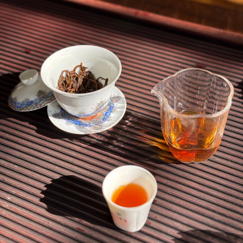 13_Tea_Tasting_Set_Organic_Congou_Black_Tea_Brew.jpg