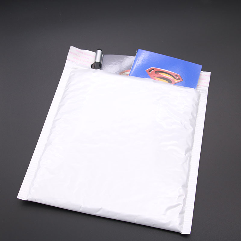 Special Offer! 10pcs / (18 * 18cm + 3.3cm) White Bubble Mail Envelope Bubble Postage Packing Envelope Transportation Bags