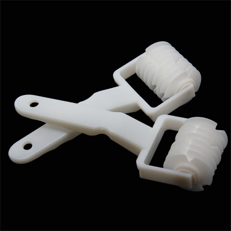 1PCS Plastic Pull Net Pizza Knife Wheel Lattice Roller Cutter Dough Biscuit Pie Baking Kitchen Tool Cutter Accessories Stickers