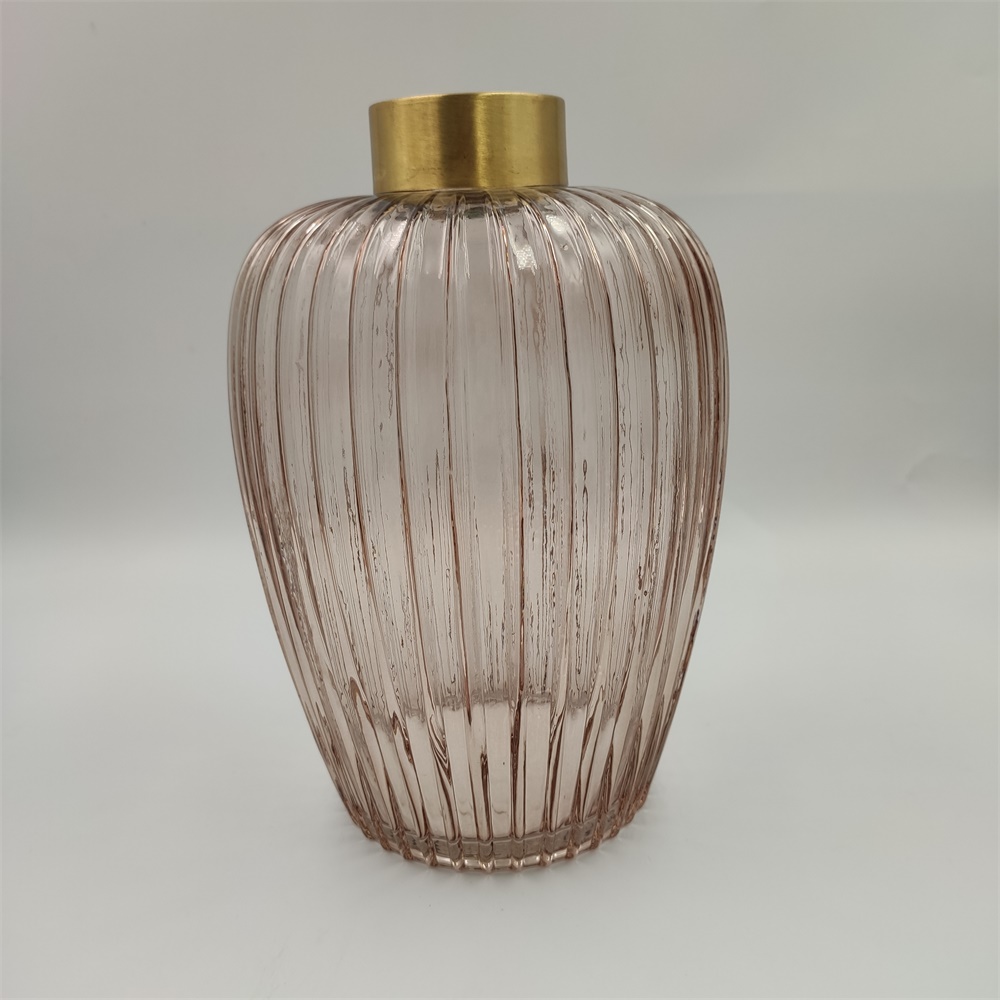 Br 51990tall Glass Vase With Ribbed Pattern