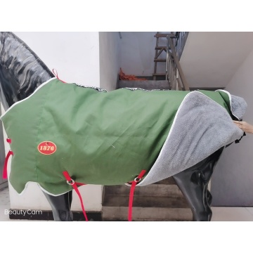 Winter Waterproof And Warm Thick Lamb Wool Liner Canvas Cold Protection Keep Warm Horse Rugs