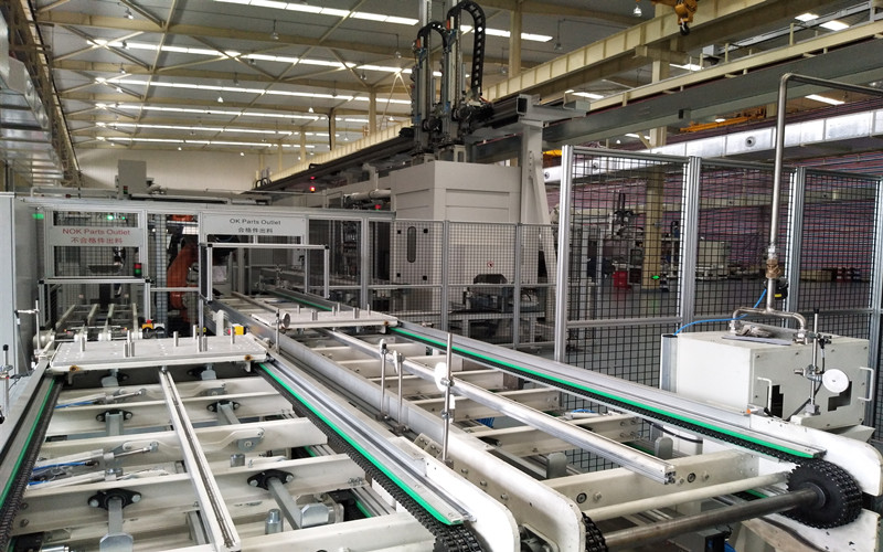 Le robot multi-usage en treillis The Multipurpose Truss robot