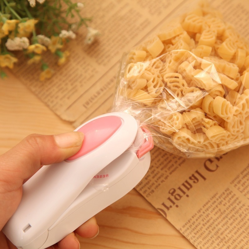 Kitchen Accessories Gadget Mini Portable Food Clip Heat Sealing Machine Sealer Home Snack Bag Sealer Kitchen Utensils Tools Item