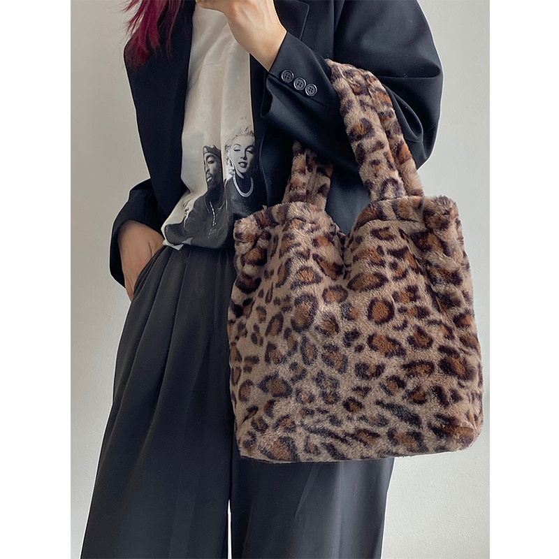 Female Leopard Shoulder Bag Chain Large Plush Handbag Messenger Bag Soft Warm Fur Bag Winter New Arrival