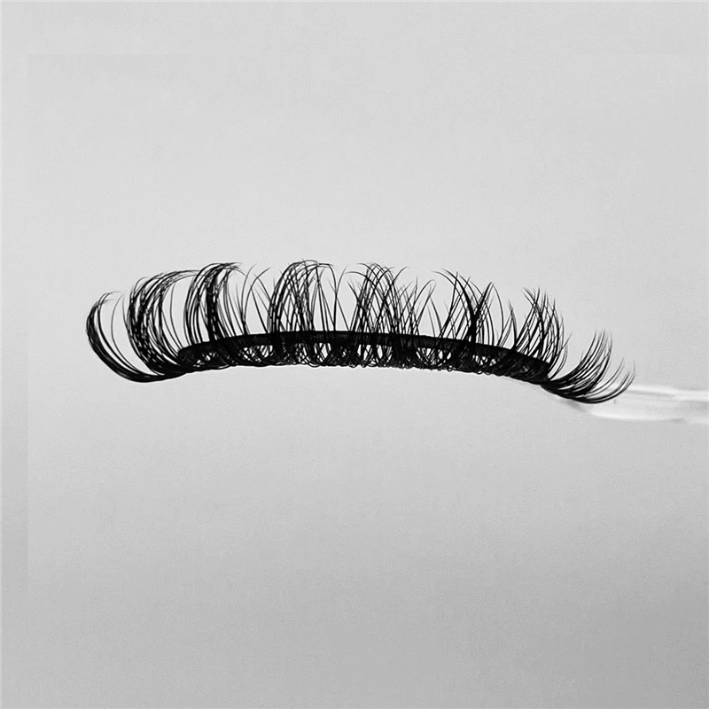 Light Russian Volume Lashes