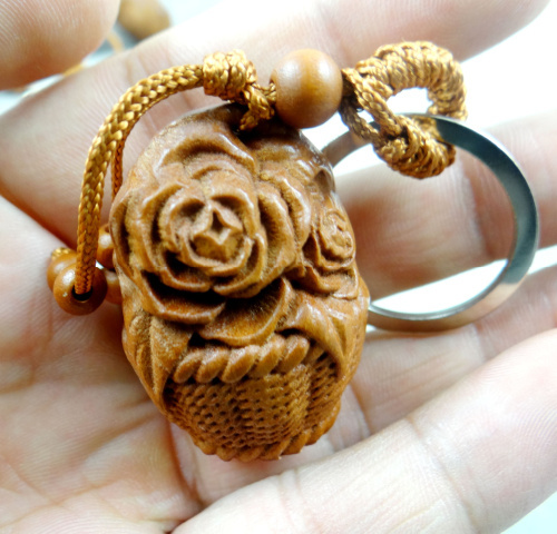 Mahogany Three-dimensional Engraving Key Chain Lifelike Pendant Key Ring Jewelry Gift For Car Accessories F90