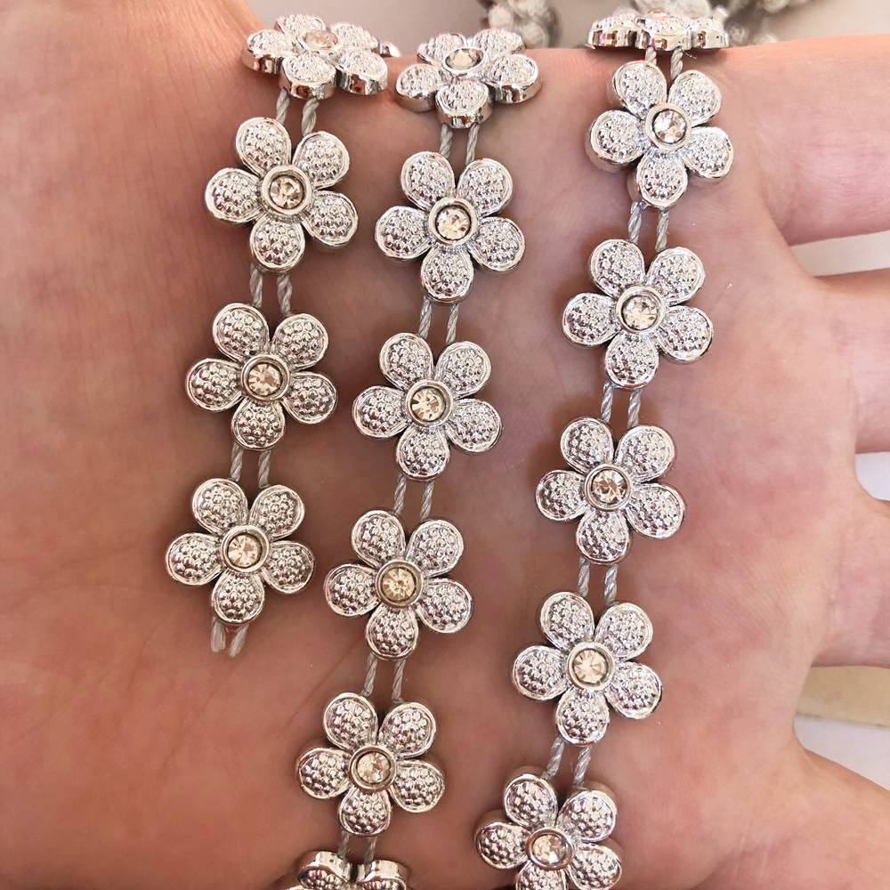 NEW 1 Yard nice silver bottom flower shape rhinestone Chain Sewing Lace Trims Crafts Wedding DIY