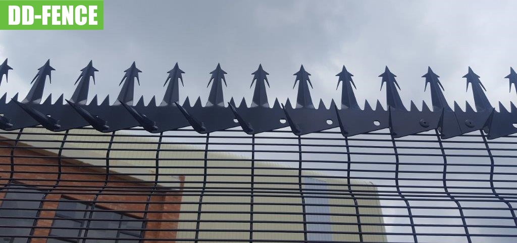 anti climbing fence