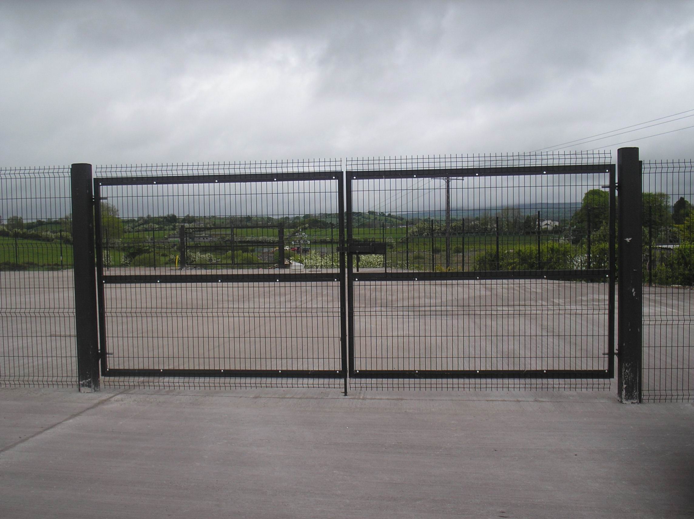 square post fence (64)