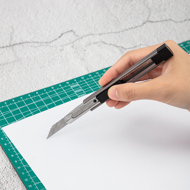 2 pieces Deli 2084 high quality art knife portable warehouse express knife paper cutter cute mini manual paper cutter