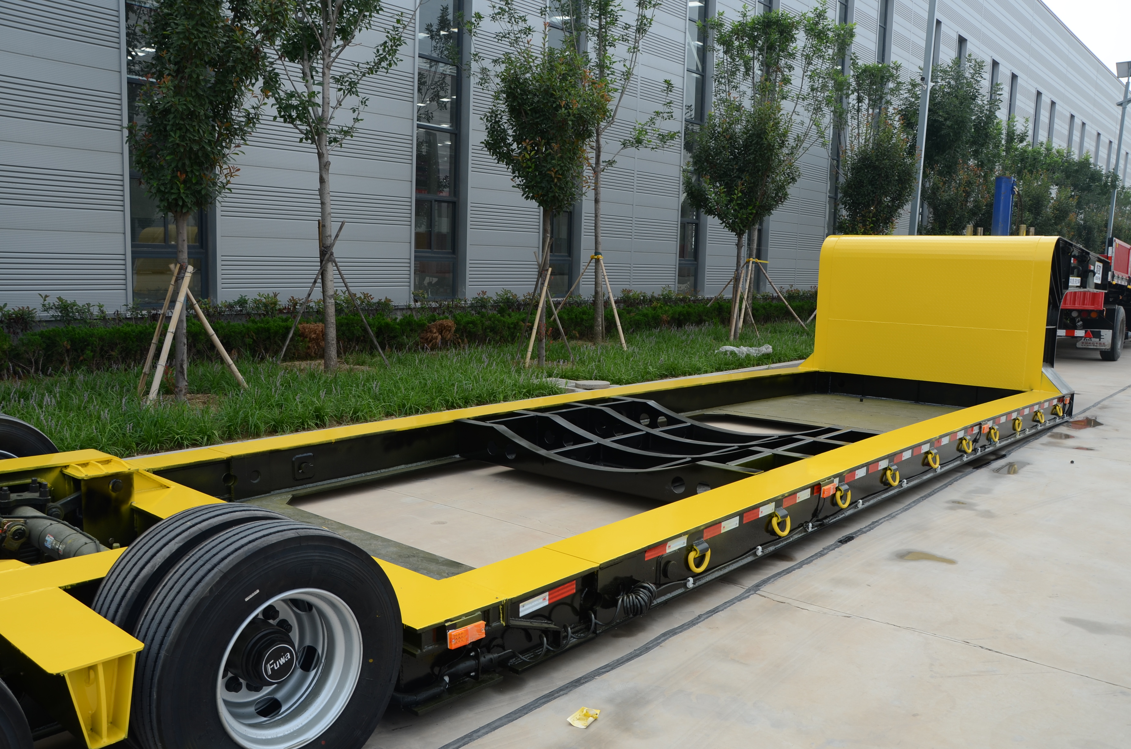 3 axles 40tons lowbed trailer for excavator