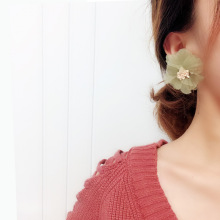 MIARA.L super fairy retro olive green flower ear nail exaggerated pure and fresh snow imitation yarn absorption earrings without