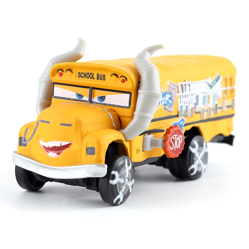 Disney Pixar Car 3 2Die Casting Toy Car Fire Truck School Bus Bullfighting Bulldozer Metal Car Toy Child Birthday Christmas Gift