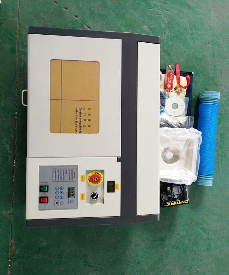 Gravure au laser noir et blanc 40W-CO2 1 Black-and-white-40W-CO2-Laser-Engraving 1