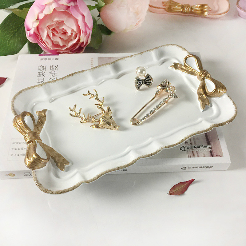 Nordic Creative Home Resin Cake Plate Dessert Dishes Butterfly Knot Household Goods Craft Gift Storage Tray Pink
