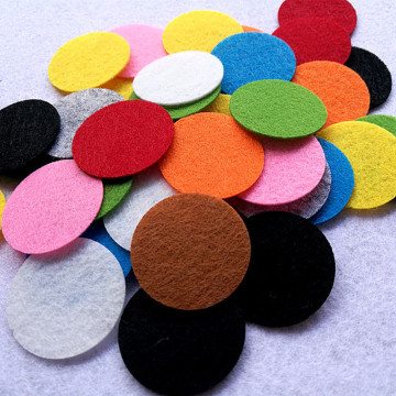 200pcs 30mm Colorful Round Felt Fabric Pads Nonwoven Circle Felts For Sewing Dolls Accessory Scrapbook Decor Sticker Craft Patch