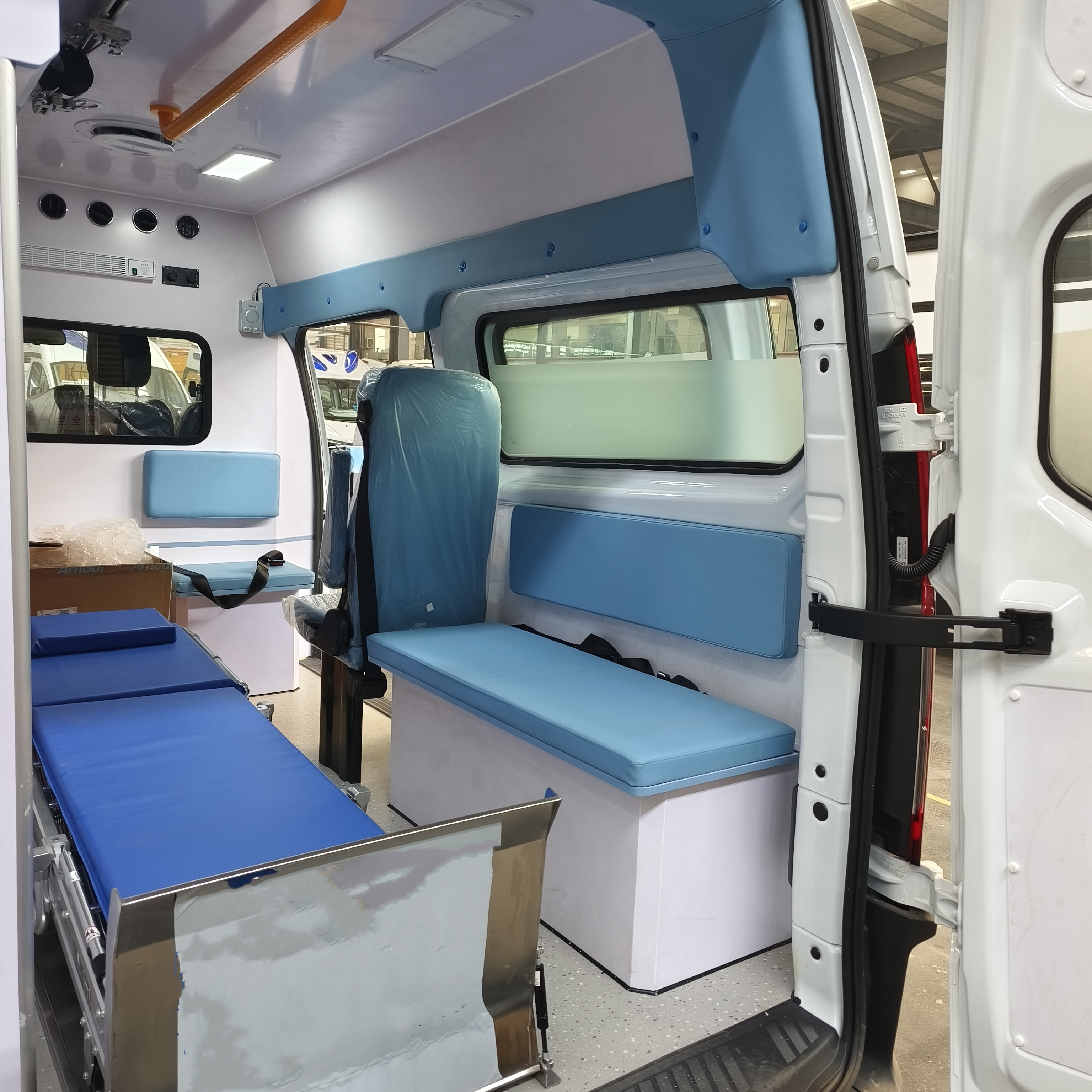 Doctor nurse seat on right