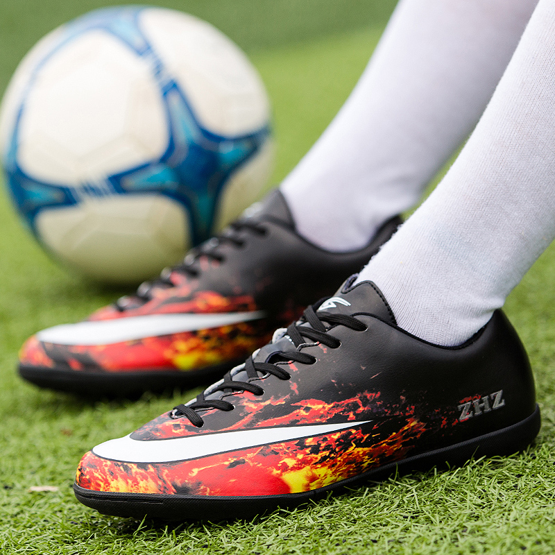 Football Soccer Shoes 2018 Size 33-41 Men Boy Kids Soccer Cleats Turf TF Hard Court Sneakers Trainers New Design Football Boots