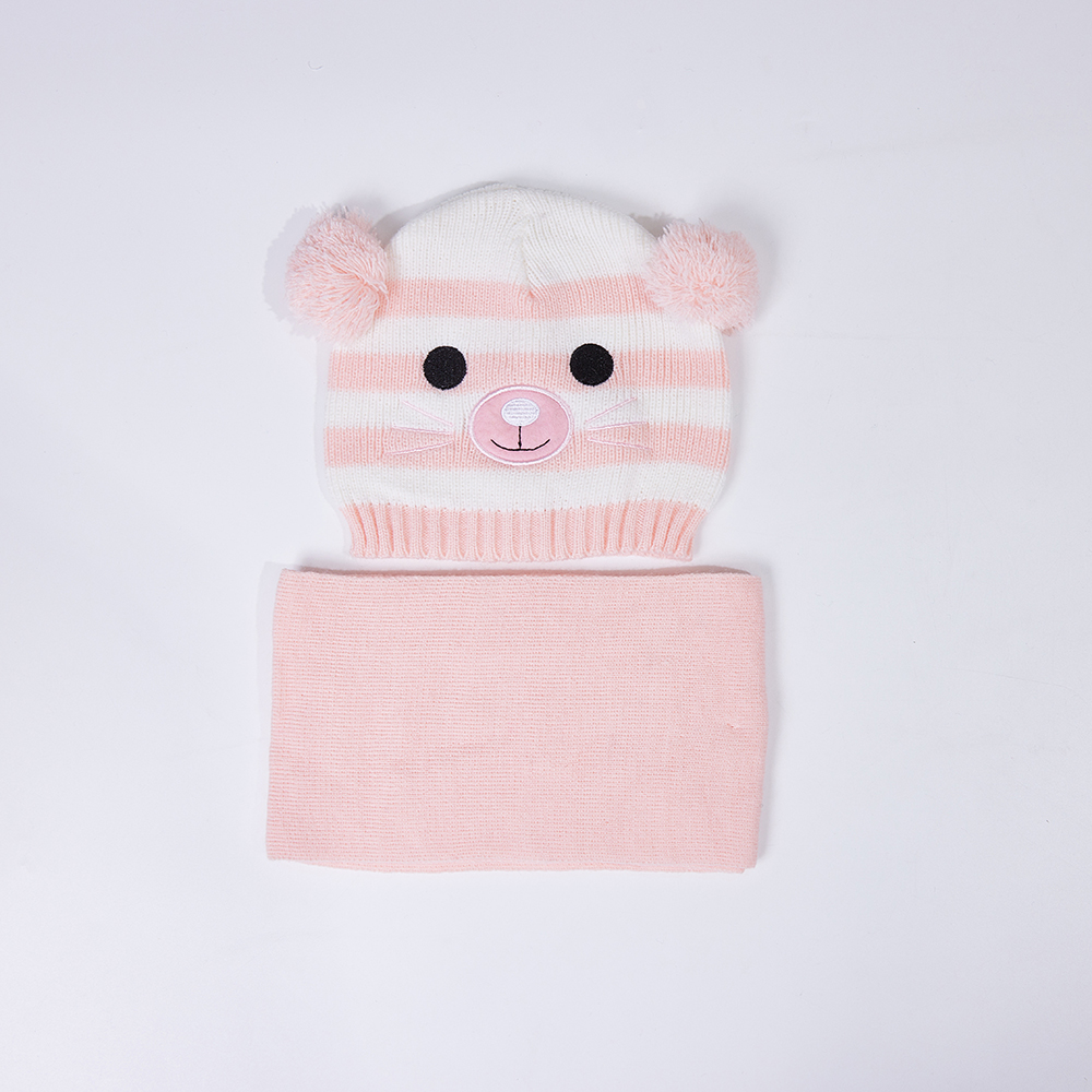 Cf T 0020 Knitted Bean And Scarf Set 1