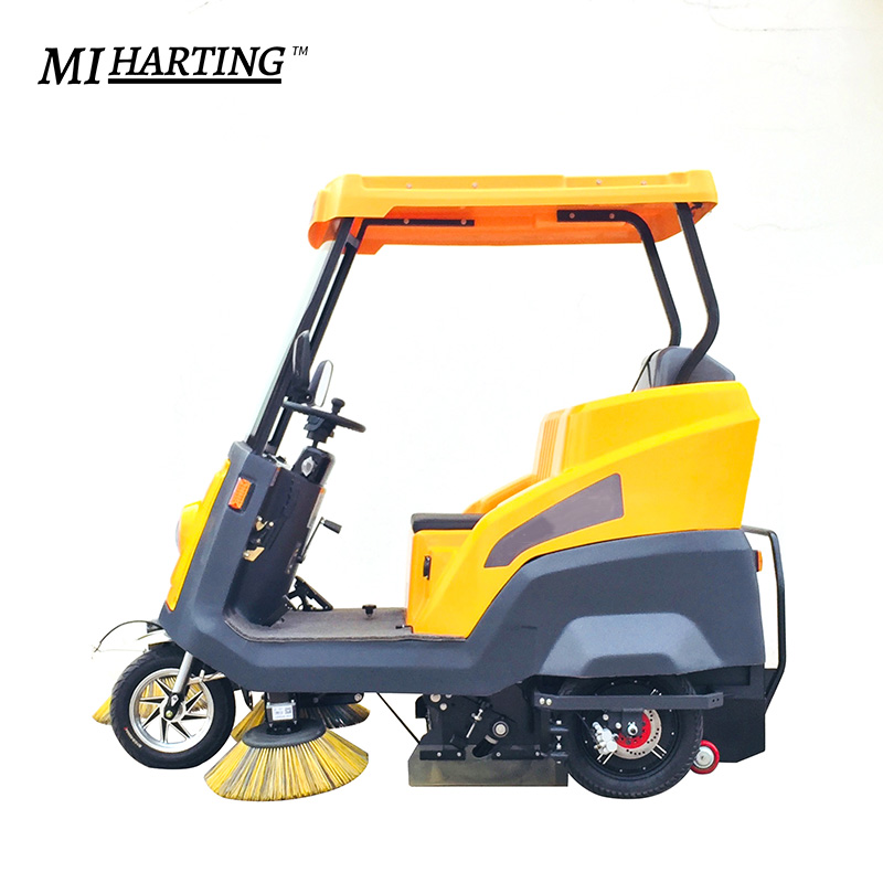 Street Cleaning Machine Ride On Road Sweeper For Sale C170