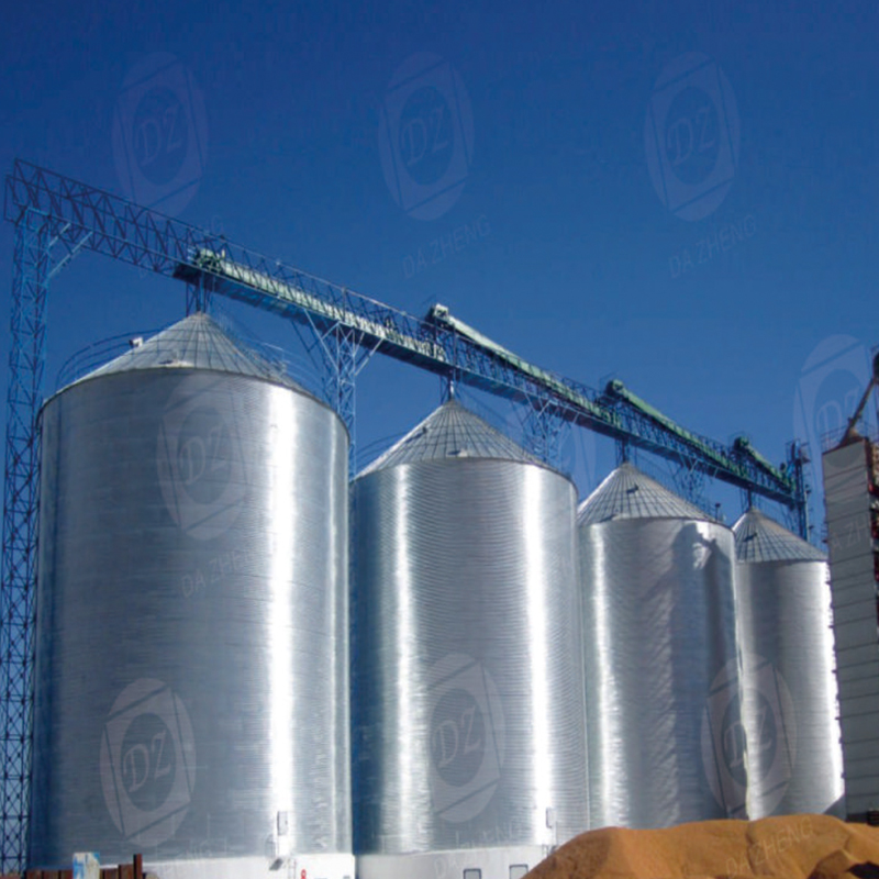 Aggregate feed silo for building materials