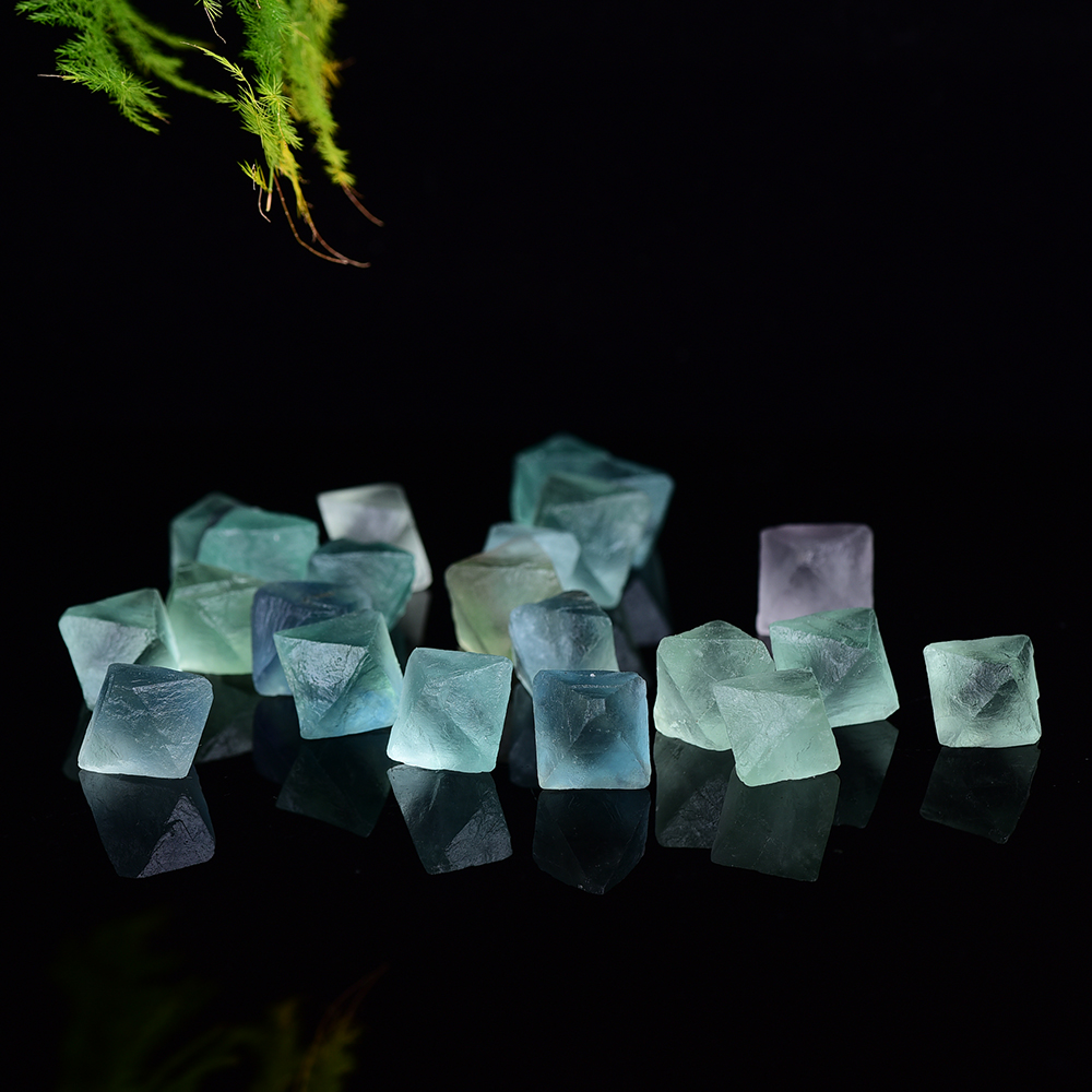 Natural Green fluorite Octahedral crystal point Raw Gemstone Ornament Cane Decoration Stone Collection Stone Crystals Mineral